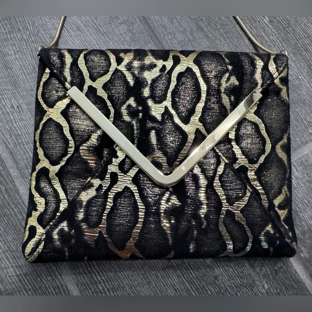 Trouve women clutch